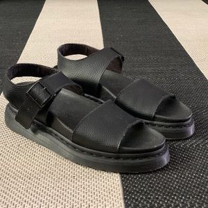 Dr. Martens Romi Sandal